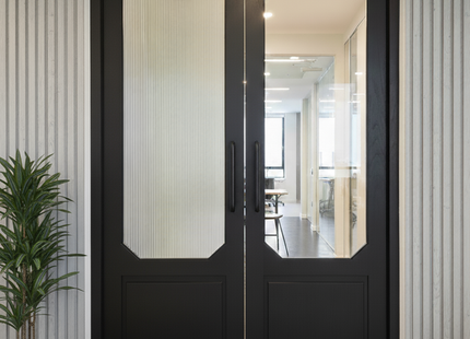 Isolierende und sonnenbeständige statische Fensterfolie HR++ - Blendschutz - Lamellen 